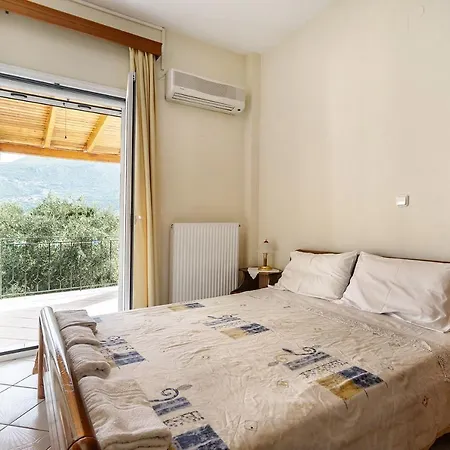 Apartment Daratos 3